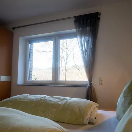 With 1 Bedroom * Einruhr