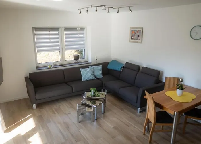 With 1 Bedroom * Einruhr